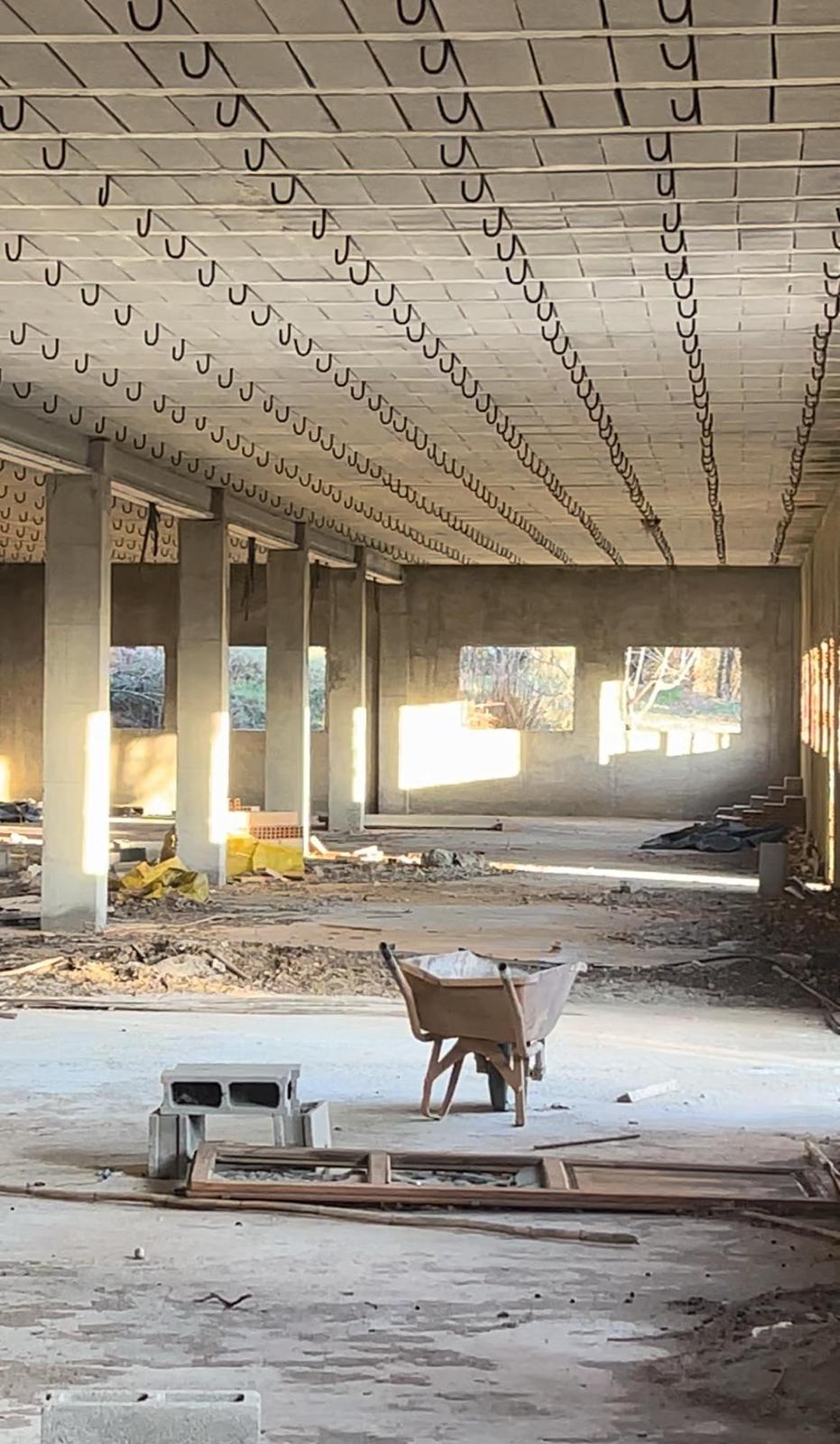 Interior con luz de tarde